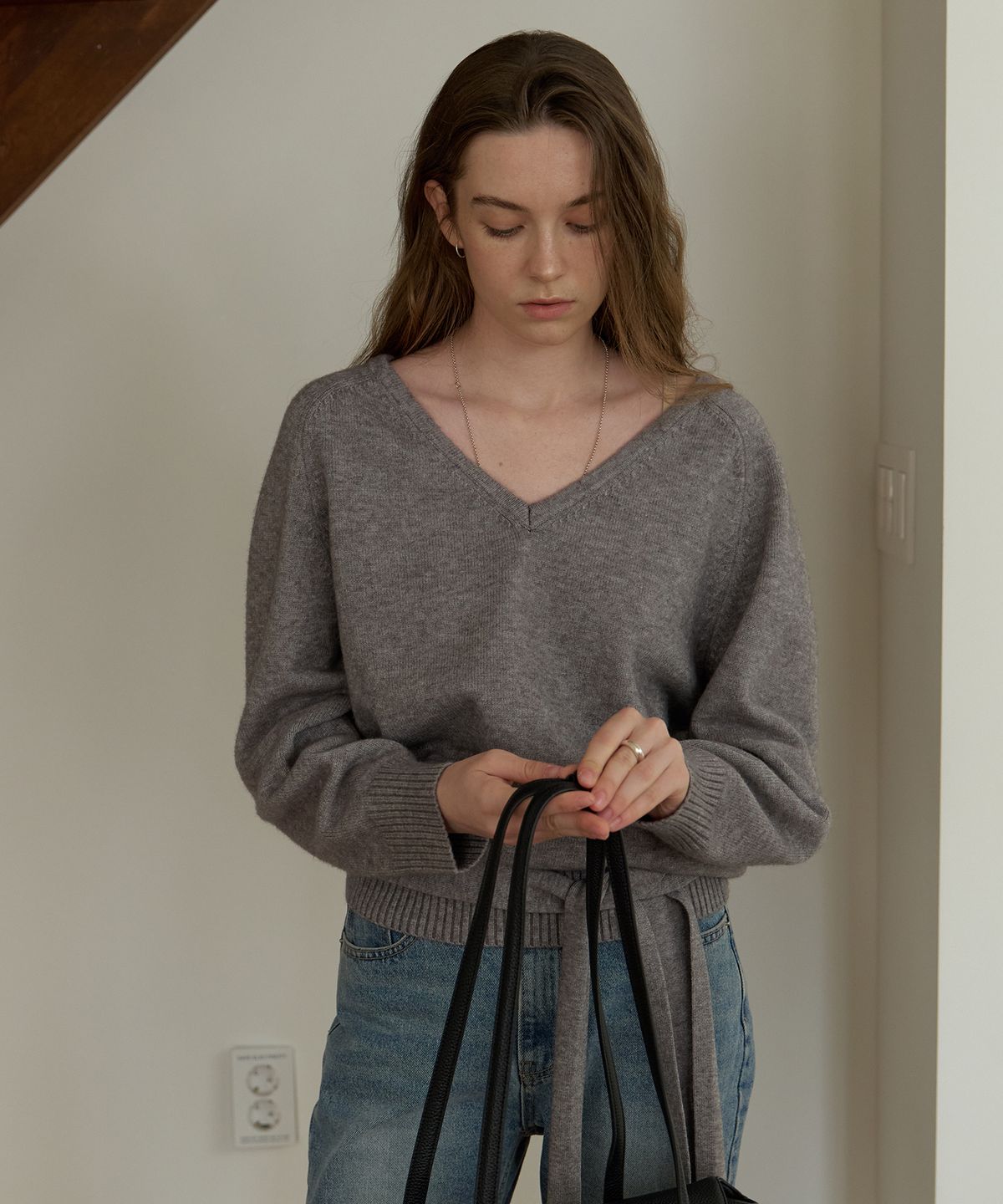 어몽(AMONG) A V-NECK OVERSIZED MUFFLER KNIT SET_GREY