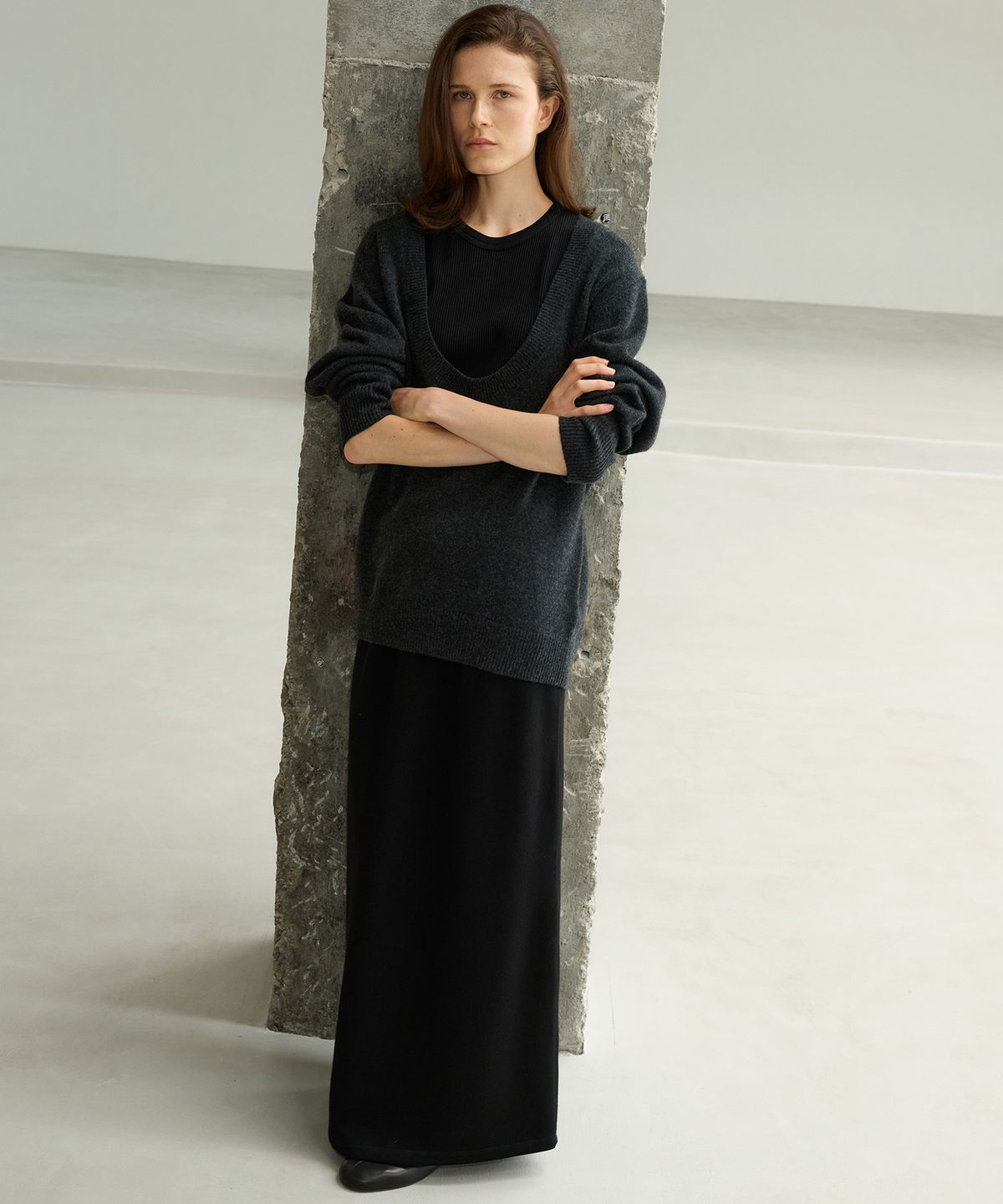 르바(LEVAR) Plain Jersey Maxi Skirt - Black