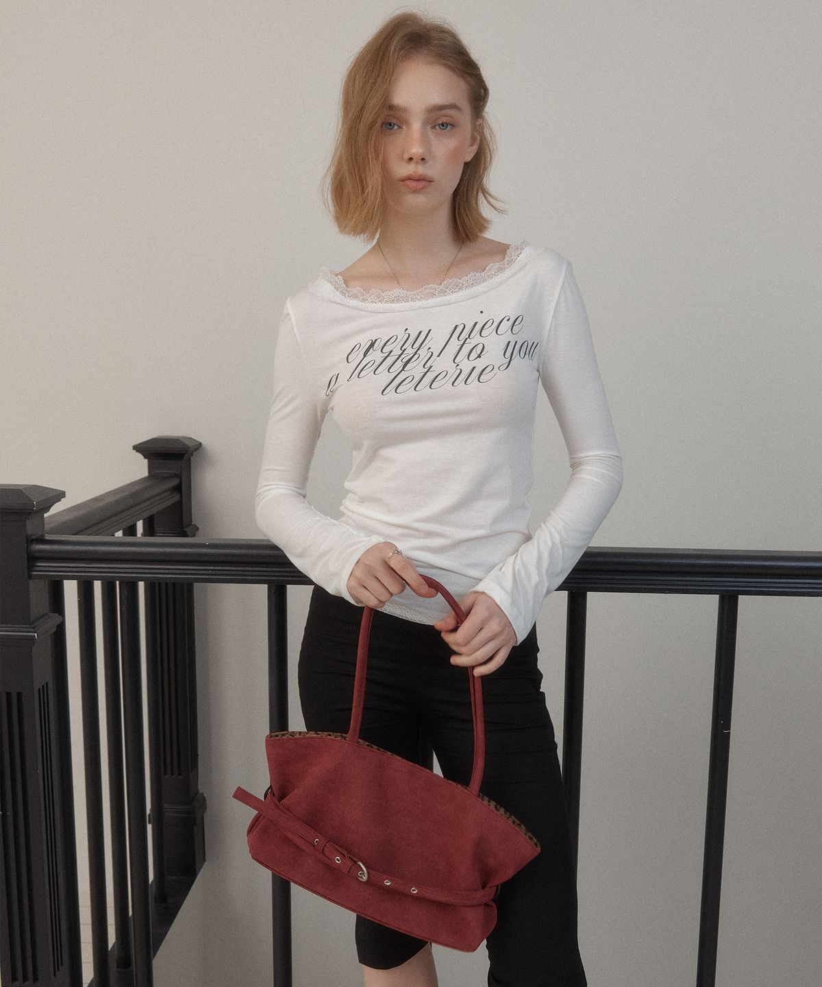레터리(LETERIE) LACE LETTERING OFF-SHOULDER LONG SLEEVE_WHITE