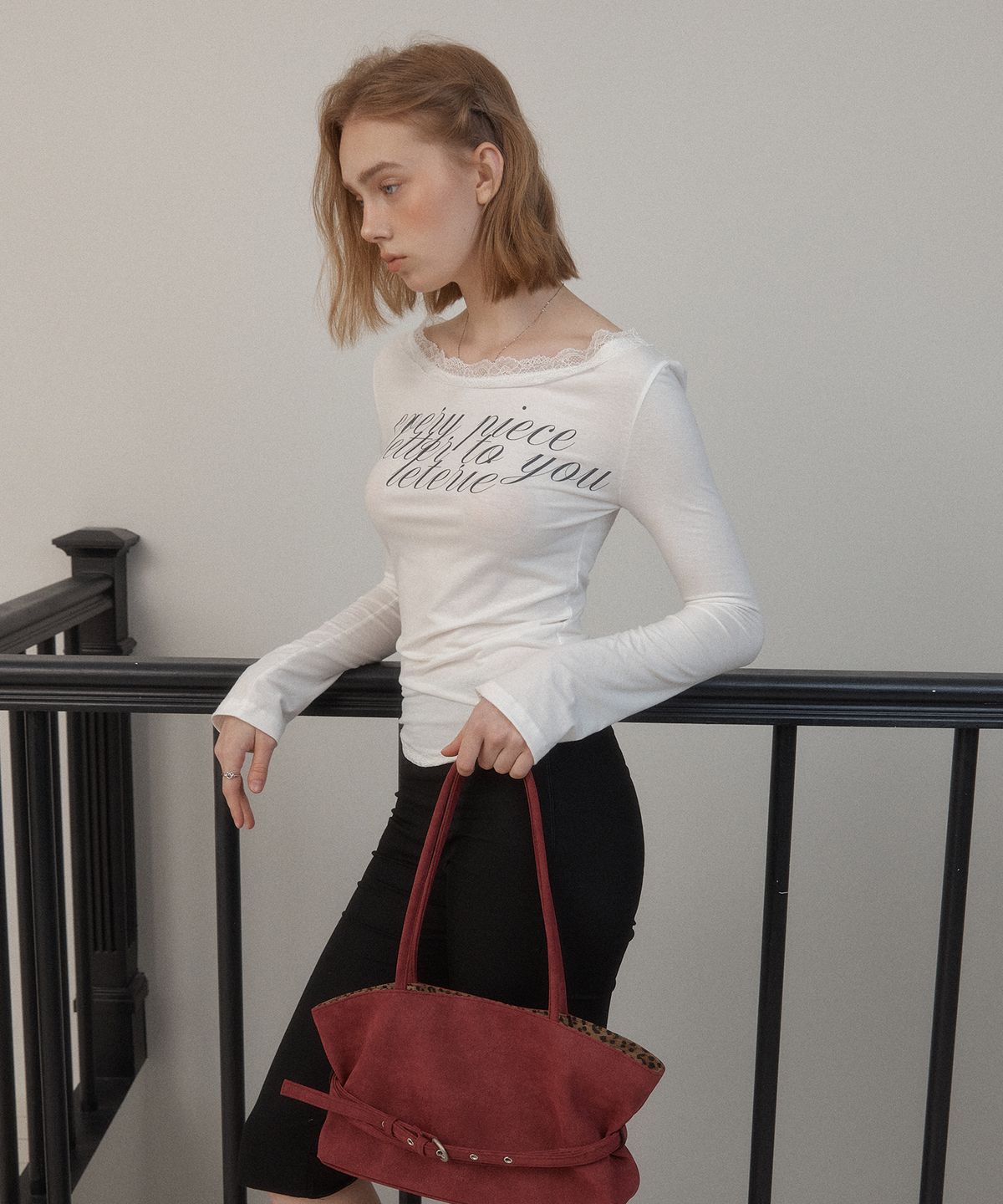 레터리(LETERIE) LACE LETTERING OFF-SHOULDER LONG SLEEVE_WHITE