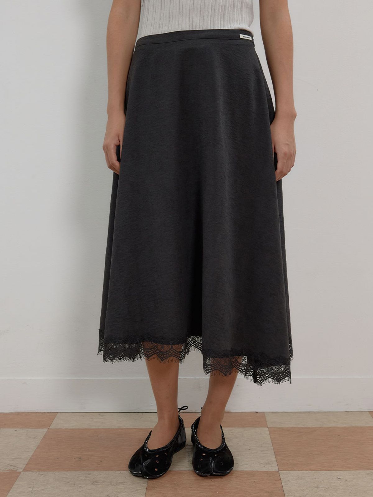 뮈뮈에르(MUEMUER) Lace Trimmed Flared Skirt MU2678SK802M_BLACK