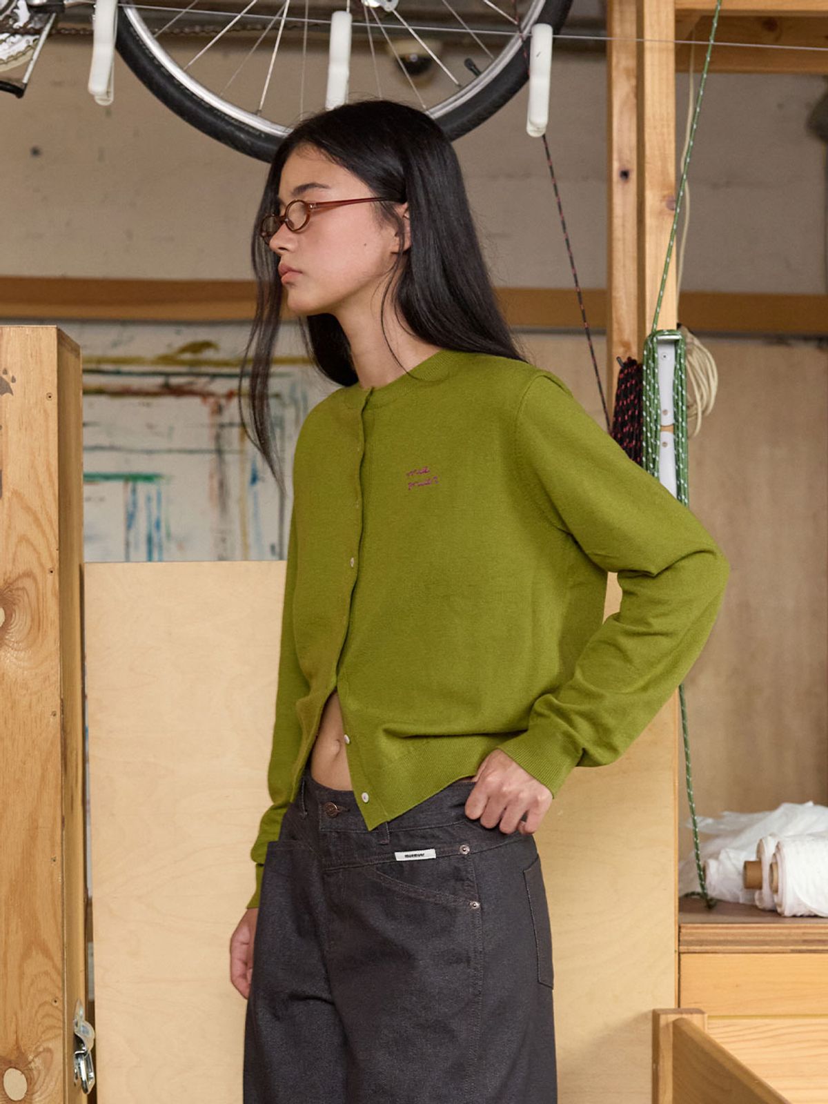 뮈뮈에르(MUEMUER) Button-Detail Crewneck Cardigan MU2678CD802M_2color