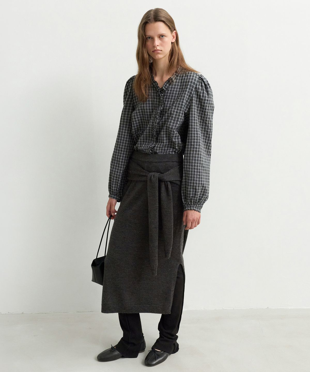 르바(LEVAR) Overlap Wool Knit Long Skirt - Charcoal