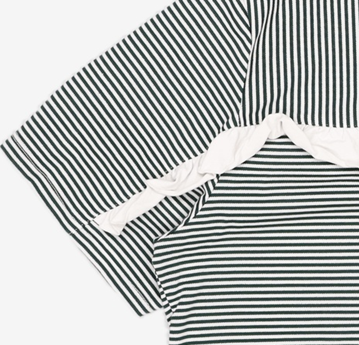 젝시믹스(XEXYMIX) 오픈 카라 백 러플 숏슬리브 XFK2QS1203 XL