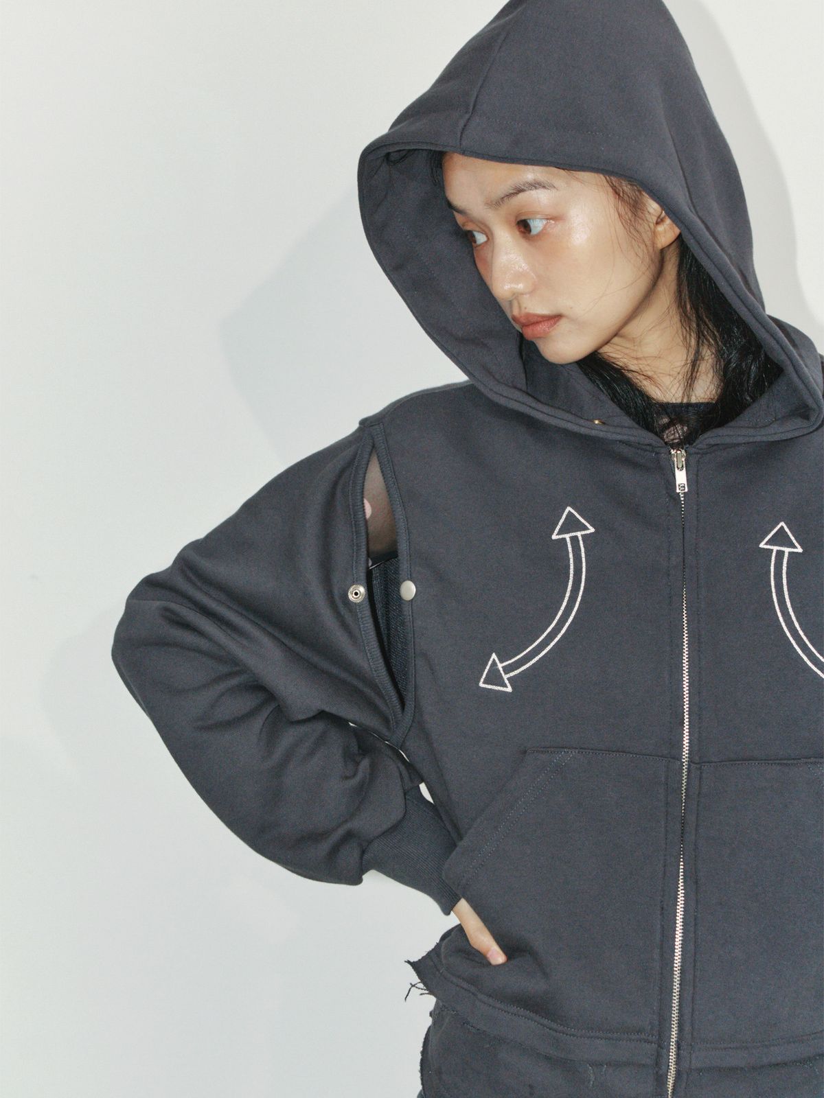 이히하(YEEHEEHAA) arrow snap hoody (CH)