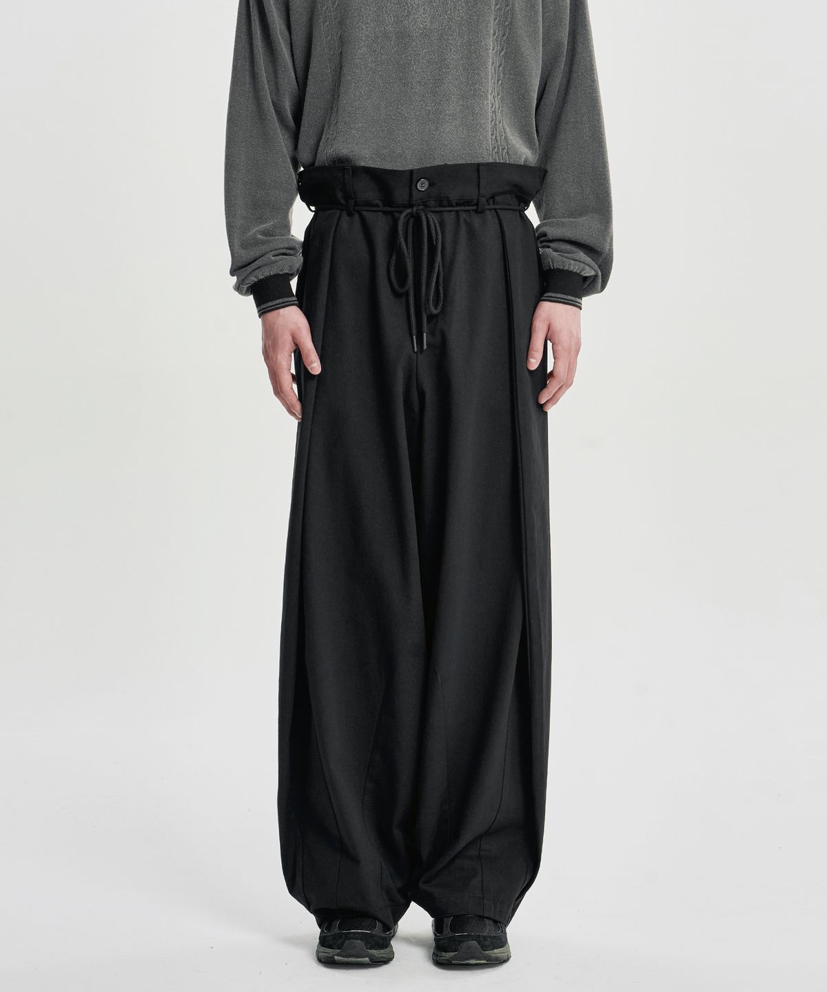 아조바이아조(AJOBYAJO) Cotton Twill One Tuck Pants [BLACK]