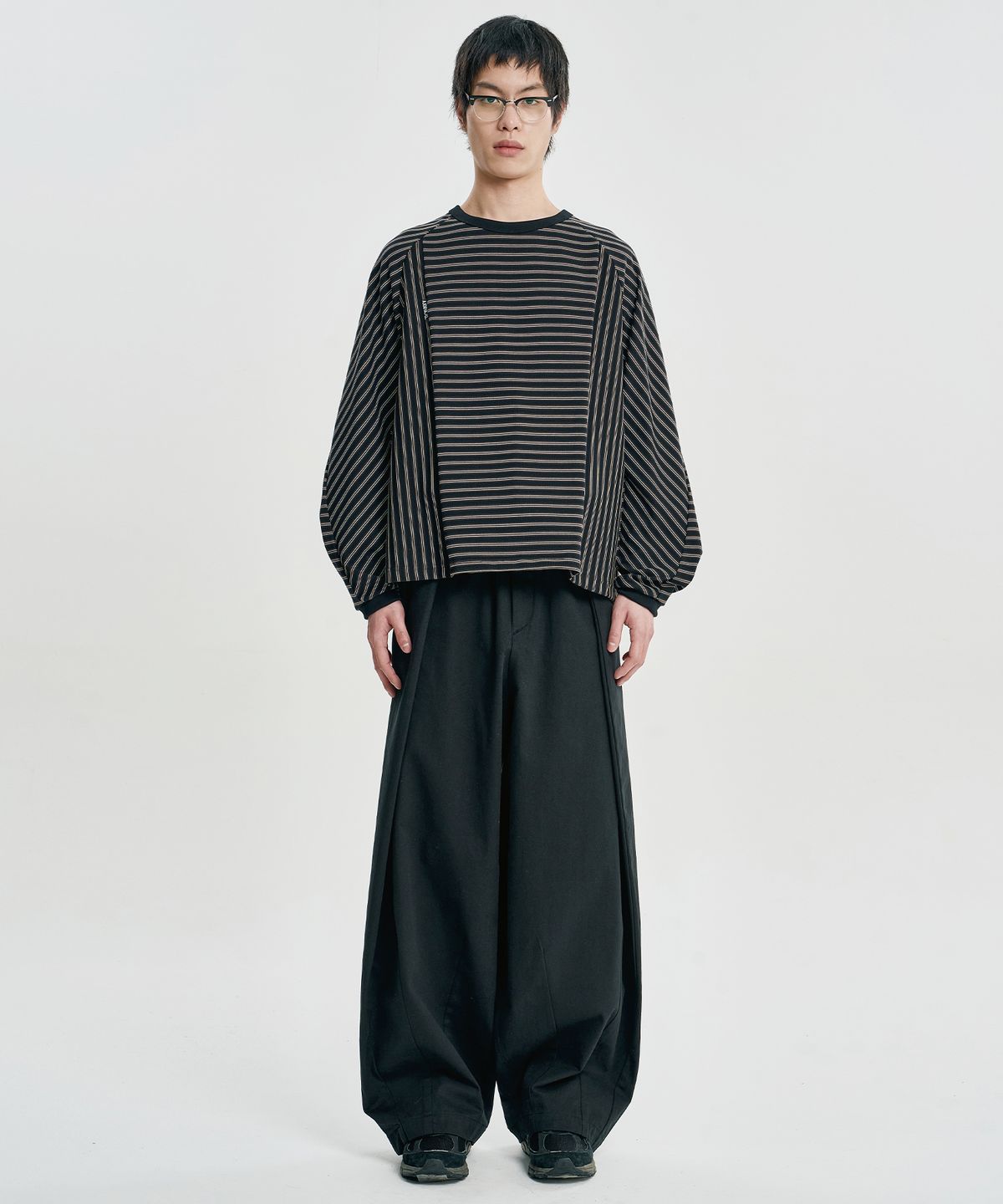 아조바이아조(AJOBYAJO) Sculpted Raglan Stripe Long Sleeve [BLACK]