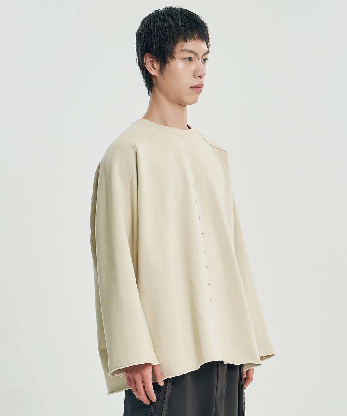 아조바이아조(AJOBYAJO) 10th Anniversary Raglan Sweatshirt [IVORY]