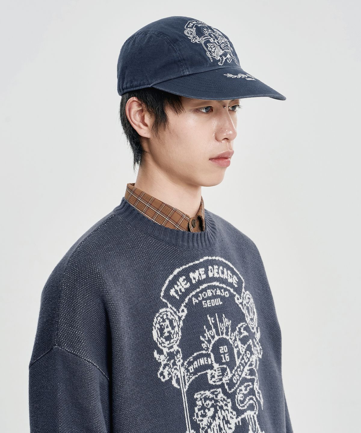 아조바이아조(AJOBYAJO) The Me Decade Emblem Camp Cap [NAVY]