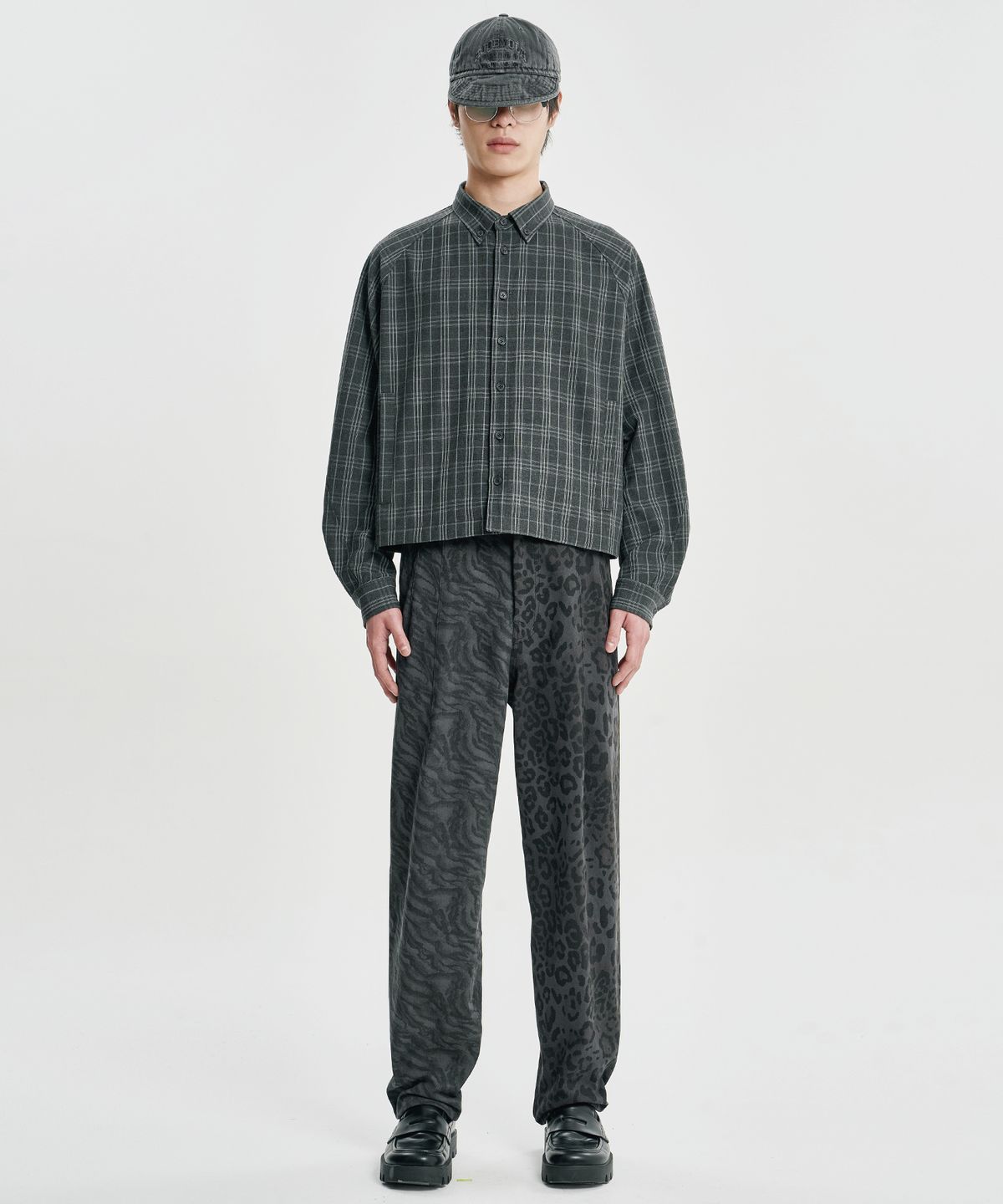 아조바이아조(AJOBYAJO) Cropped Sculpted Raglan Check Shirt [CHARCOAL]