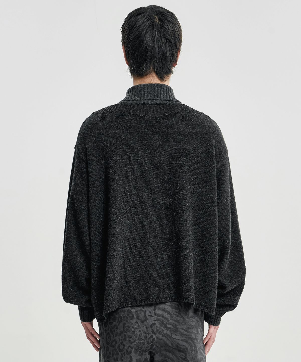아조바이아조(AJOBYAJO) Double Layered Turtleneck Cardigan [CHARCOAL]