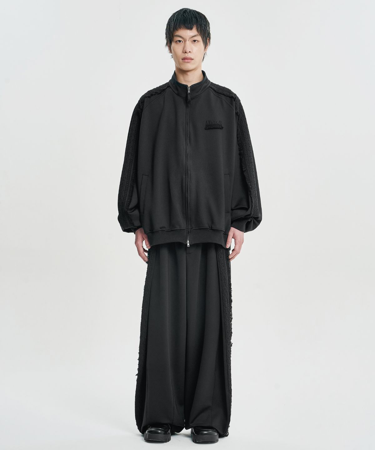 아조바이아조(AJOBYAJO) Multi Lace Trim Raglan Track Jacket [BLACK]