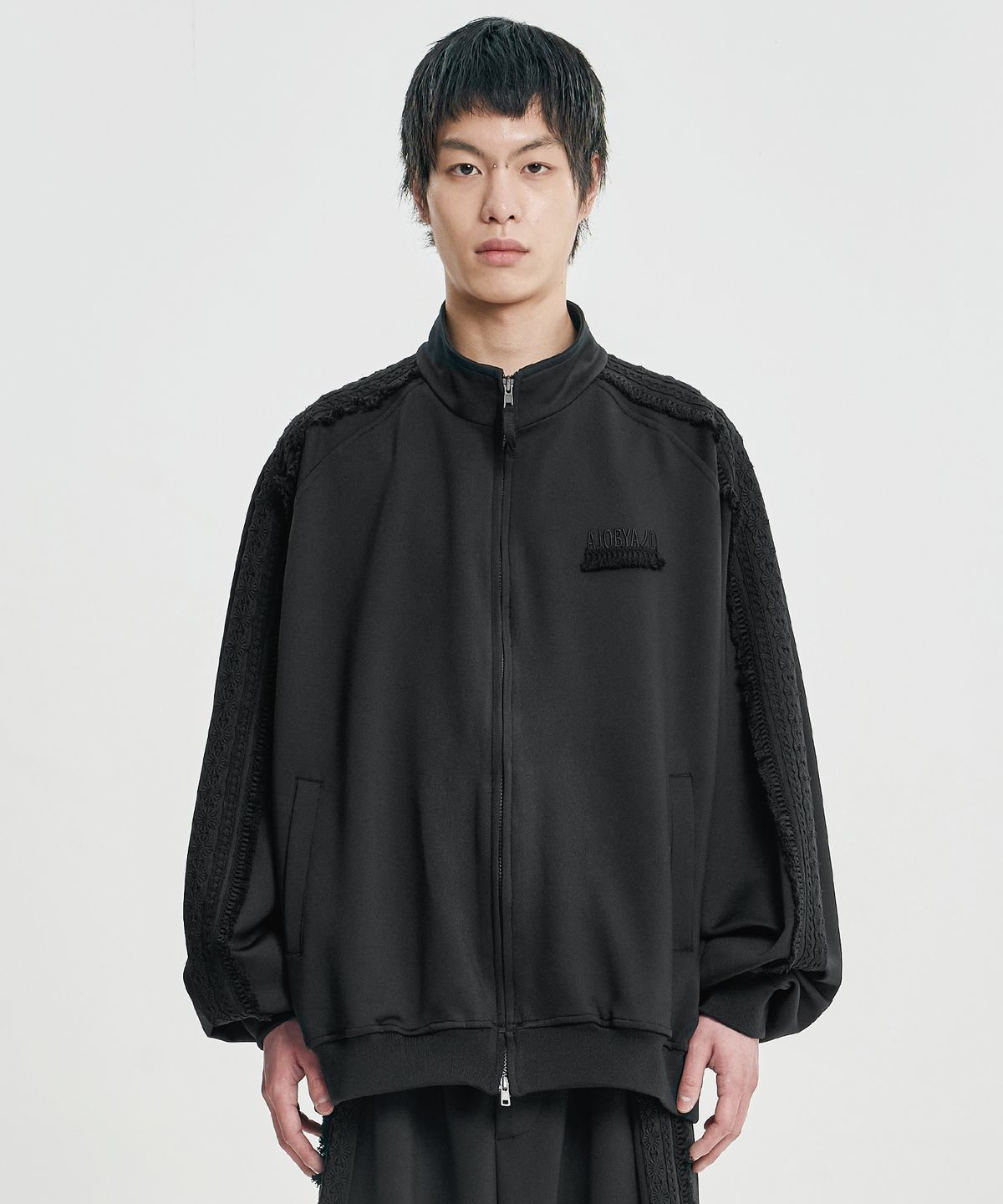 아조바이아조(AJOBYAJO) Multi Lace Trim Raglan Track Jacket [BLACK]