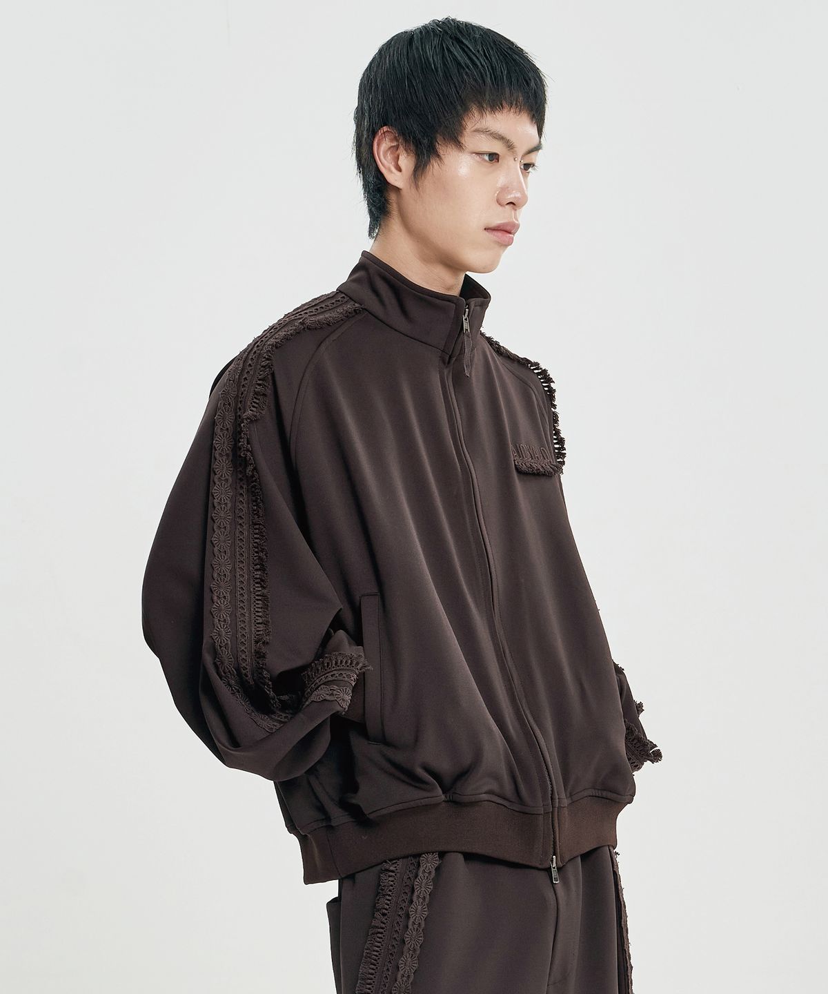 아조바이아조(AJOBYAJO) Multi Lace Trim Raglan Track Jacket [DARK BROWN]