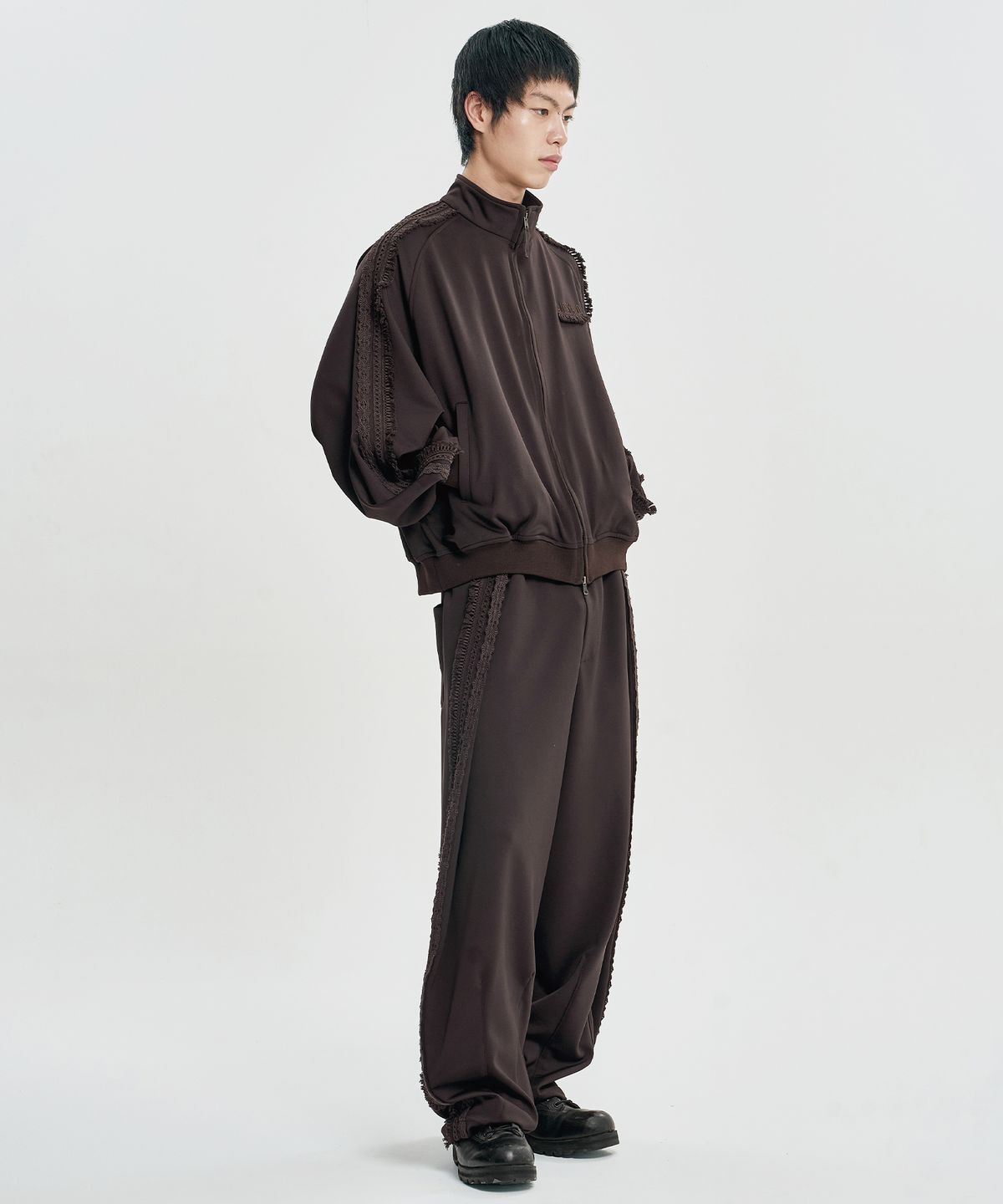 아조바이아조(AJOBYAJO) Multi Lace Trim Raglan Track Jacket [DARK BROWN]