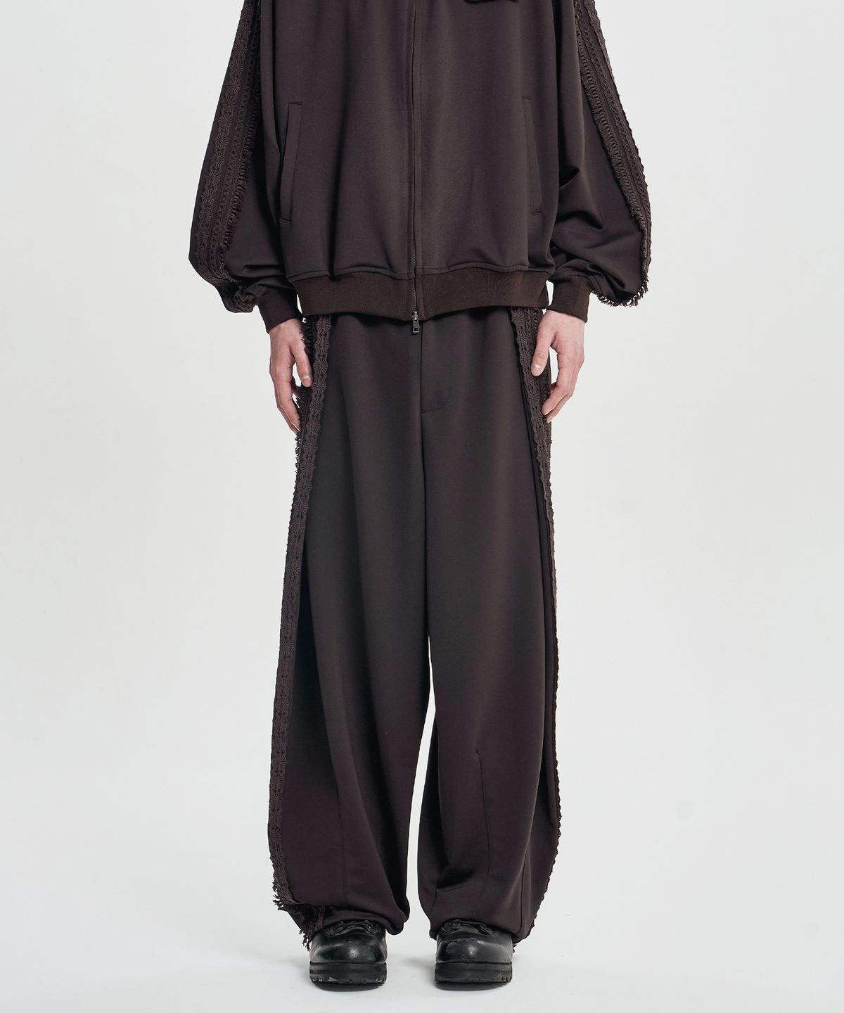아조바이아조(AJOBYAJO) [SET] Multi Lace Trim Raglan Track Set-Up [DARK BROWN]