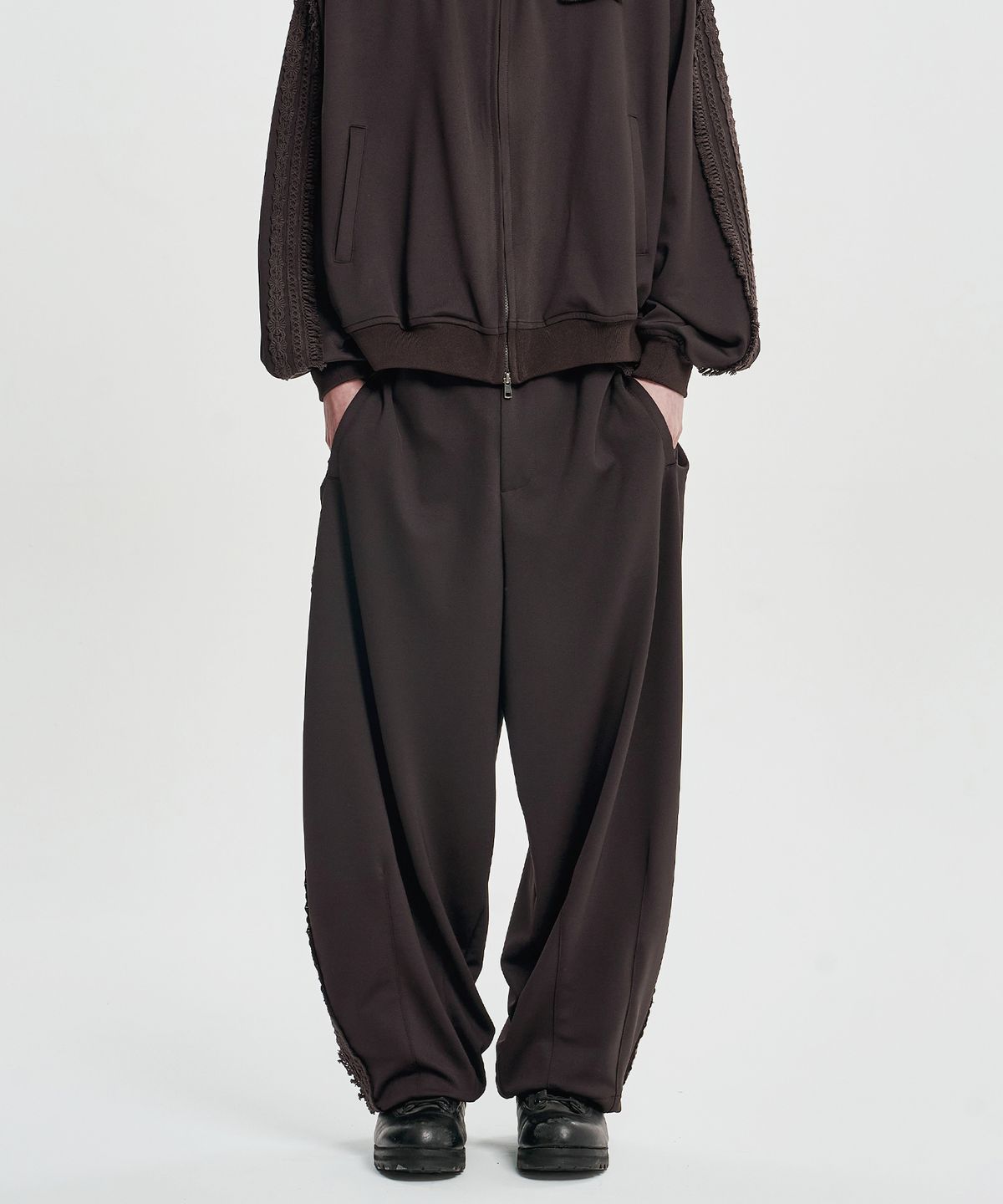 아조바이아조(AJOBYAJO) [SET] Multi Lace Trim Raglan Track Set-Up [DARK BROWN]
