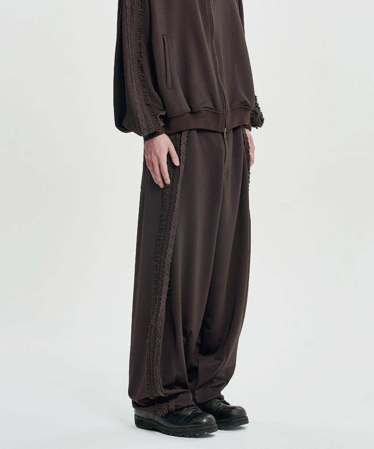 아조바이아조(AJOBYAJO) [SET] Multi Lace Trim Raglan Track Set-Up [DARK BROWN]