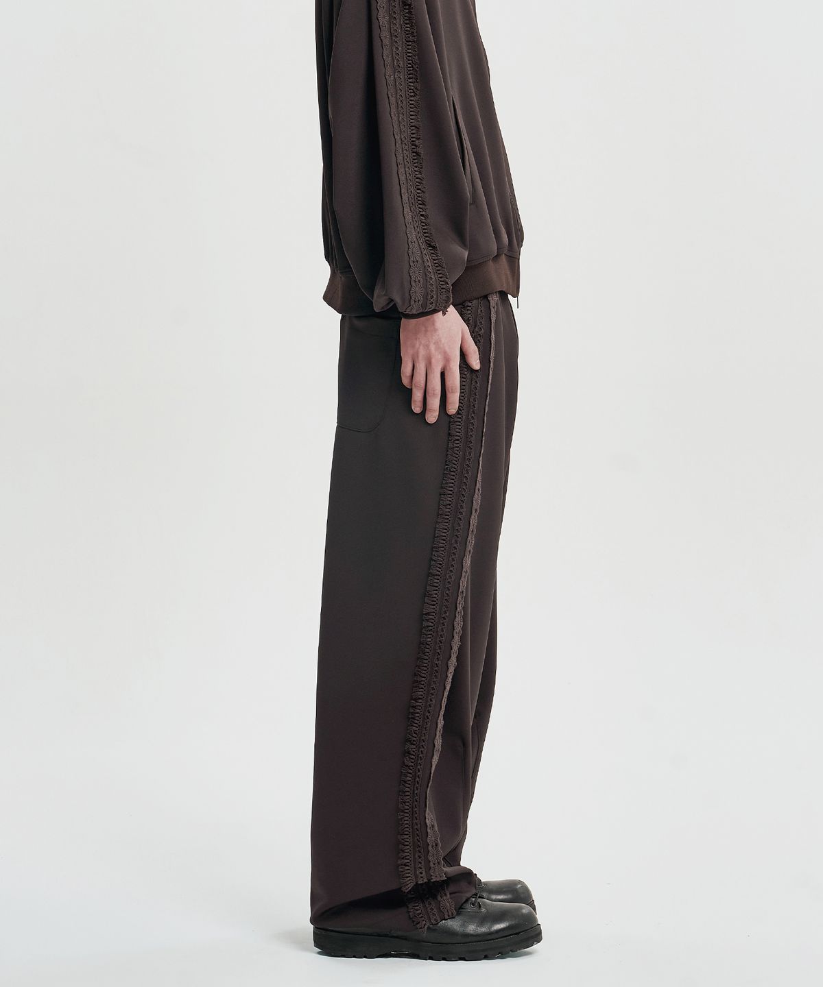 아조바이아조(AJOBYAJO) [SET] Multi Lace Trim Raglan Track Set-Up [DARK BROWN]