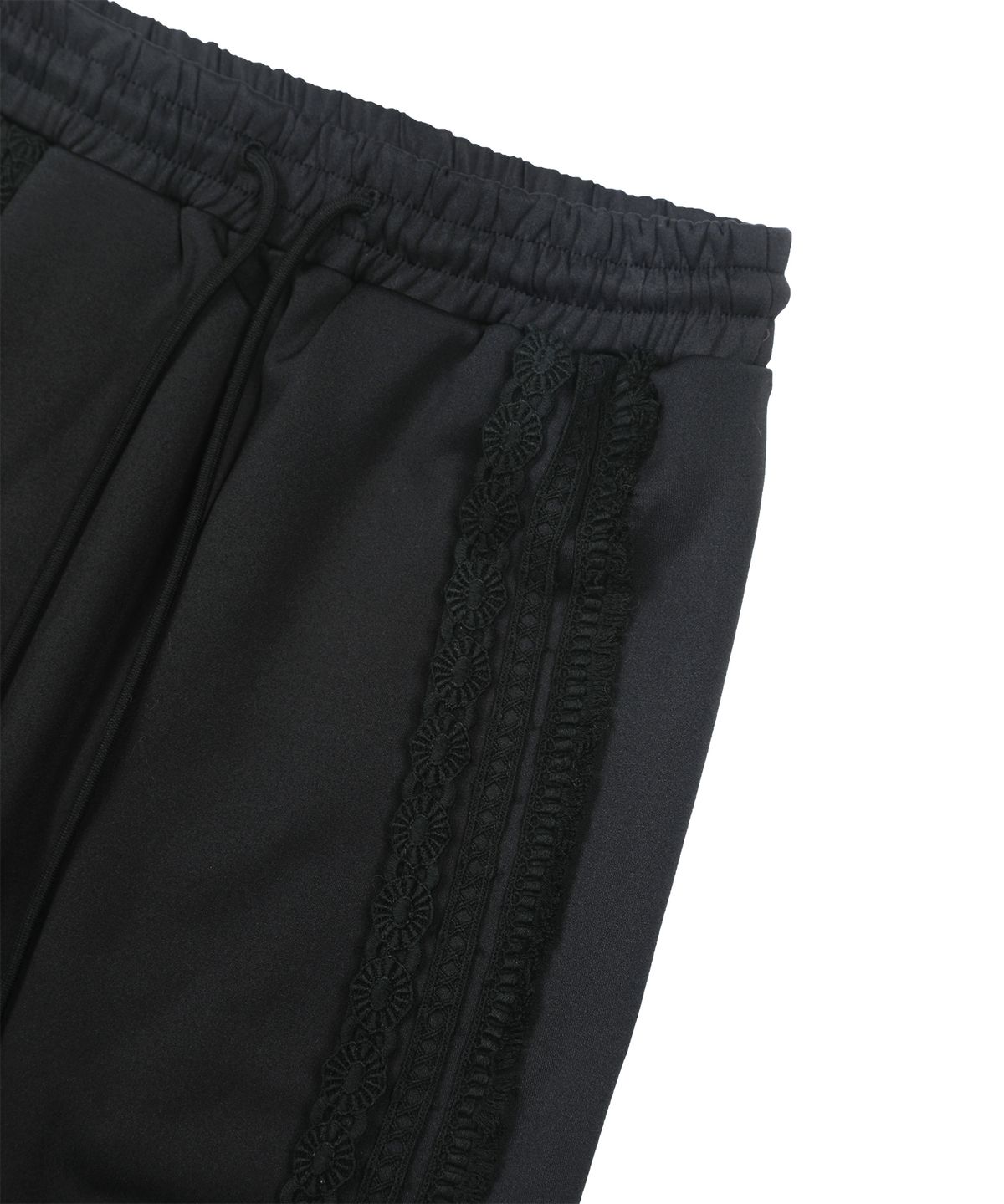 아조바이아조(AJOBYAJO) [ZGGU] Multi lace Trim One Tuck Track Skirt [BLACK]