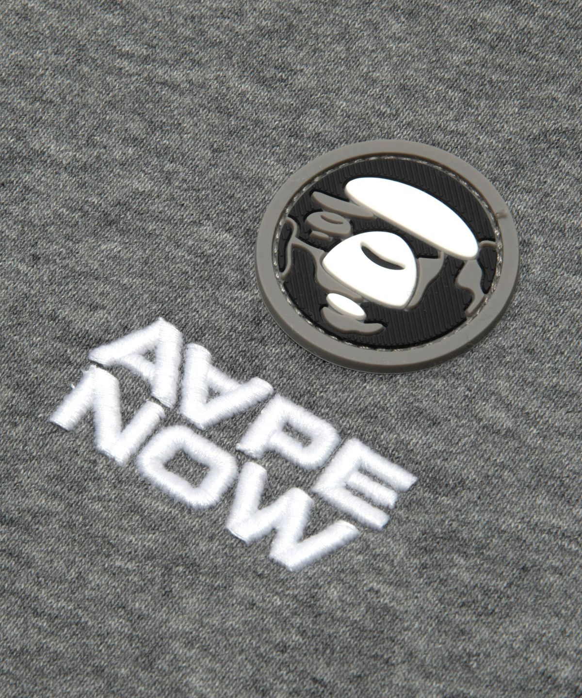 에이프(AAPE) AAPENOW 라운드로고 베이직 맨투맨 / AAPSWMC349XAPGY2
