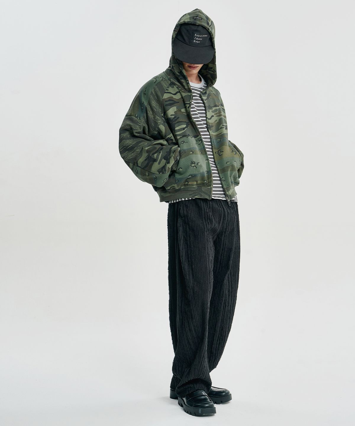 아조바이아조(AJOBYAJO) Cropped Mixed Camo Zip-Up Hoodie [KHAKI]