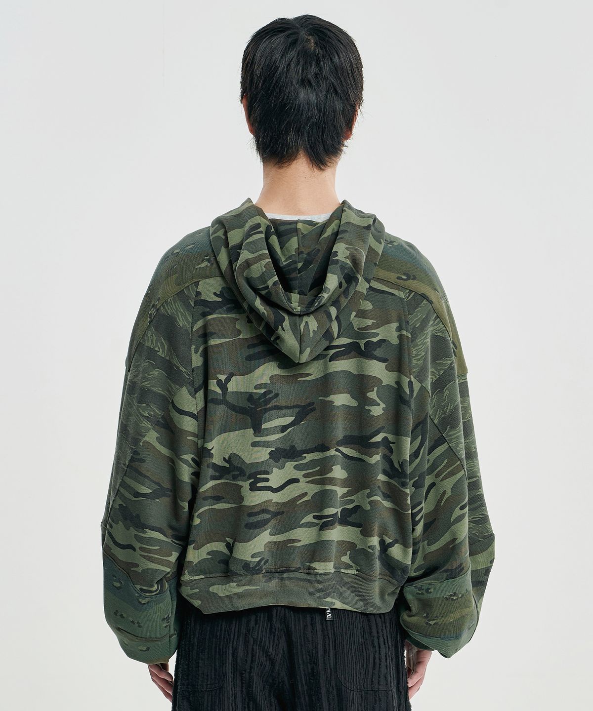 아조바이아조(AJOBYAJO) Cropped Mixed Camo Zip-Up Hoodie [KHAKI]