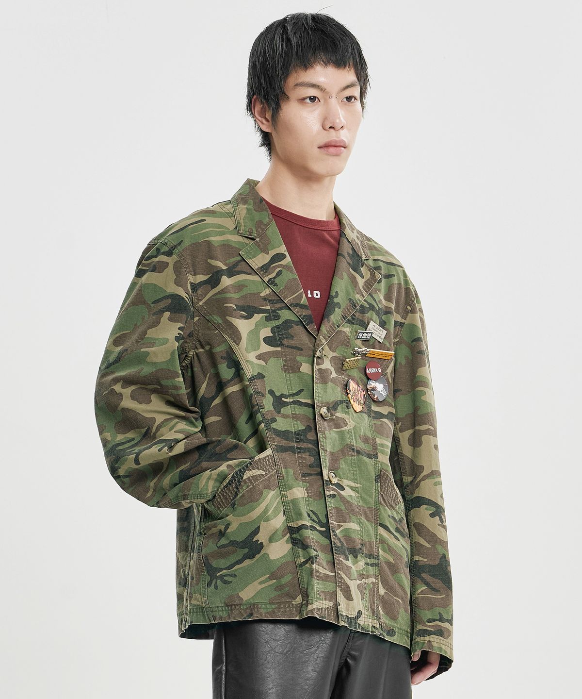 아조바이아조(AJOBYAJO) Washed Curved Seam Camo Blazer [KHAKI]