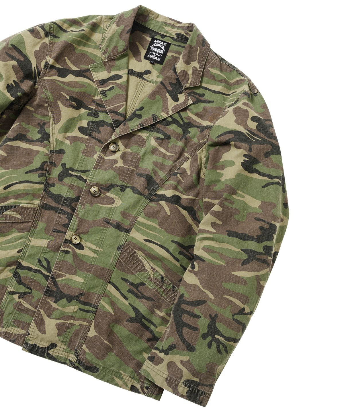 아조바이아조(AJOBYAJO) Washed Curved Seam Camo Blazer [KHAKI]