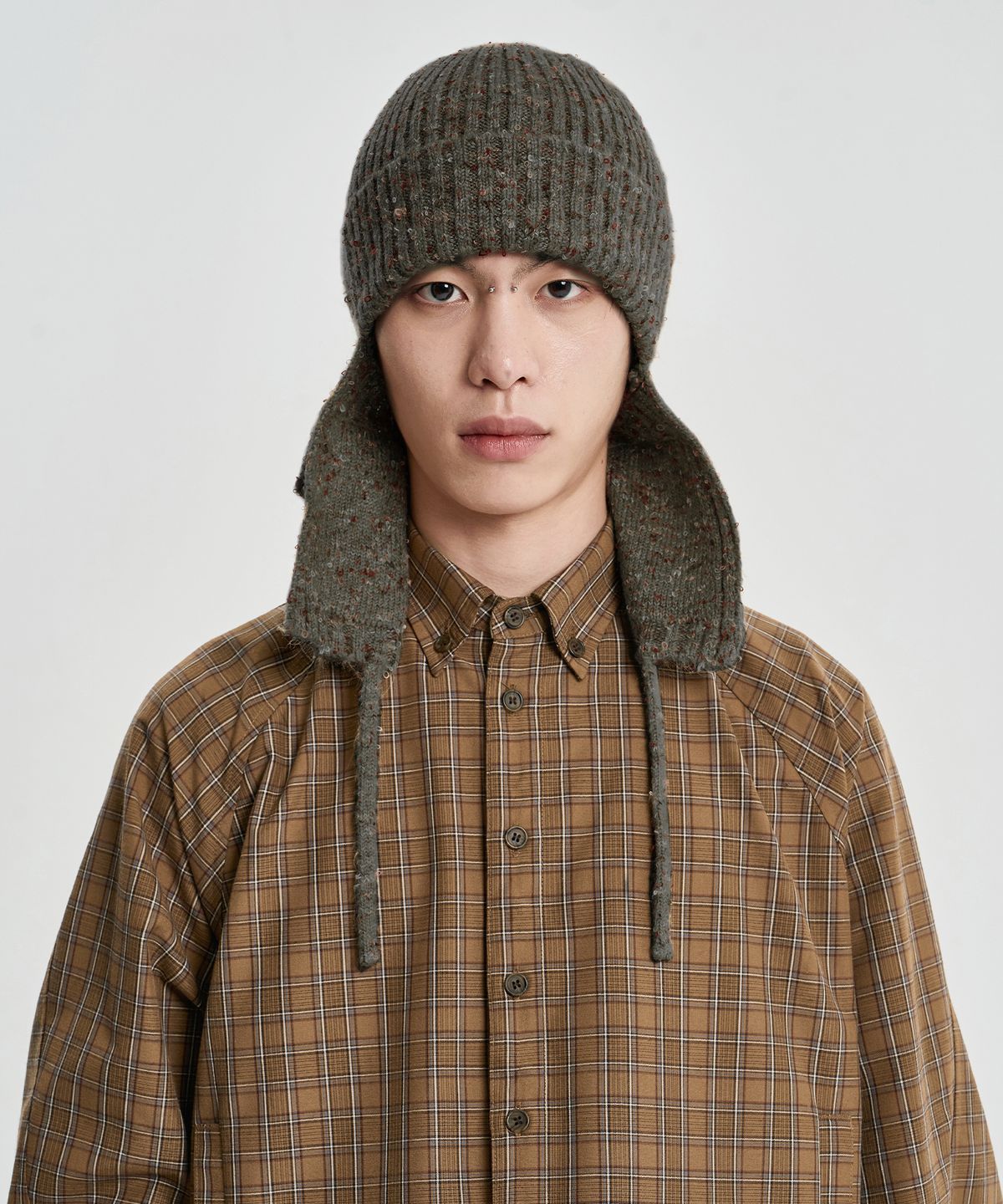 아조바이아조(AJOBYAJO) Speckled Knit Trooper Hat [CHARCOAL]