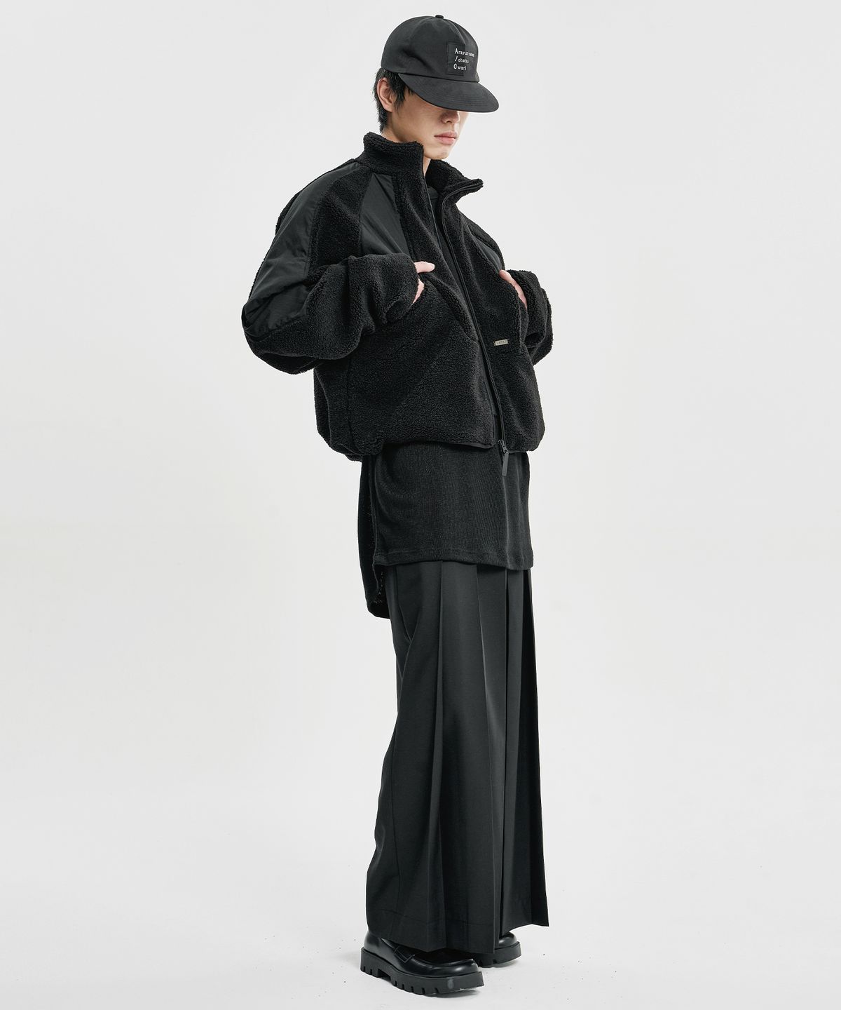 아조바이아조(AJOBYAJO) Raglan Fleece Nylon Panel Jacket [BLACK]