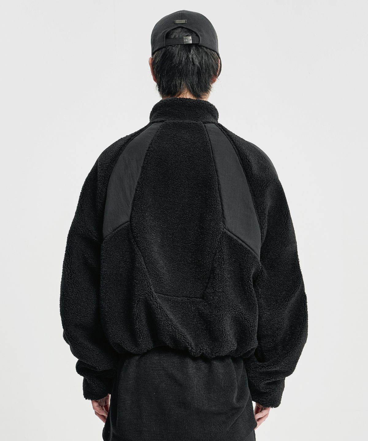 아조바이아조(AJOBYAJO) Raglan Fleece Nylon Panel Jacket [BLACK]