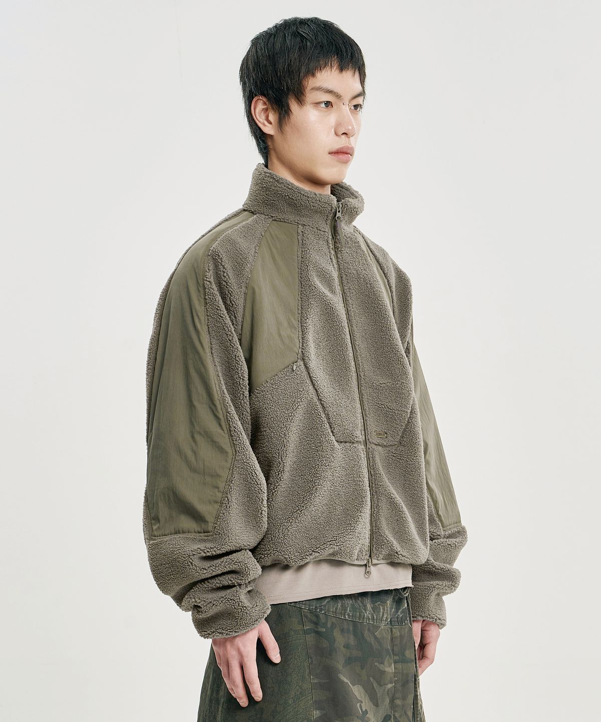 아조바이아조(AJOBYAJO) Raglan Fleece Nylon Panel Jacket [MOCHA]