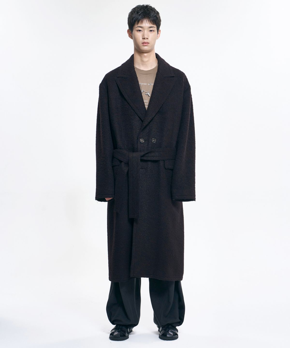 아조바이아조(AJOBYAJO) Raw Edge Peaked Collar Robe Coat [DARK BROWN]