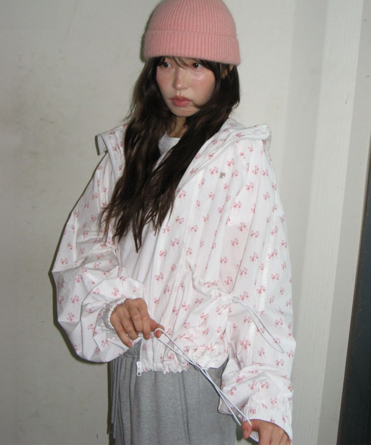 론론(RONRON) DOUBLE RIBBON PATTERN WINDBREAKER WHITE