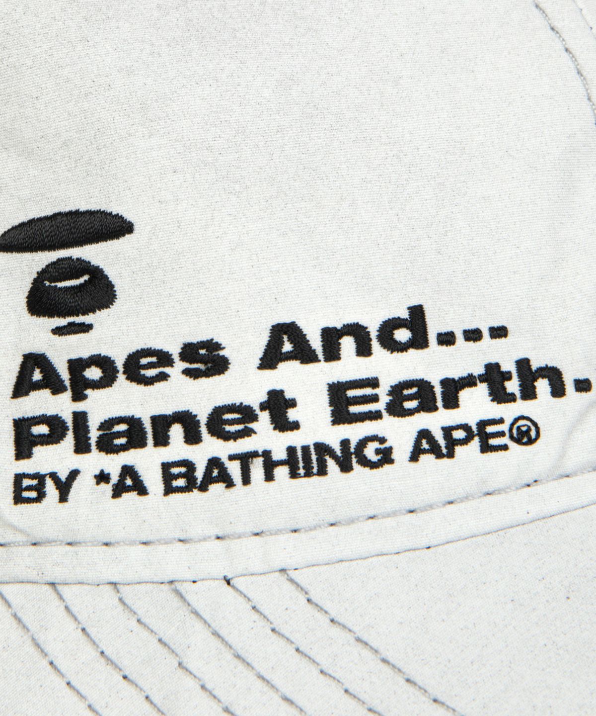 에이프(AAPE) 디스트레스트 로고 볼캡 / AAPCPM5346XXPWHE