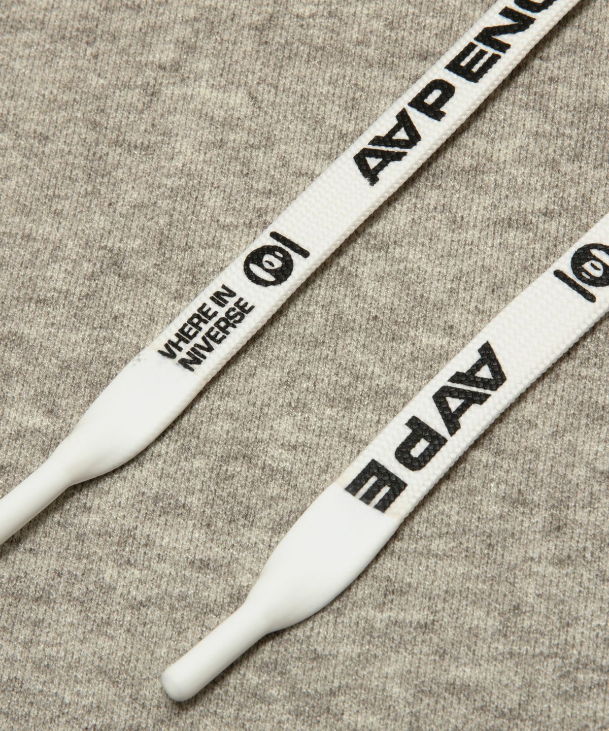 에이프(AAPE) AAPENOW 라운드 로고 후드집업 니트 / AAPKNMC362XXPWH2