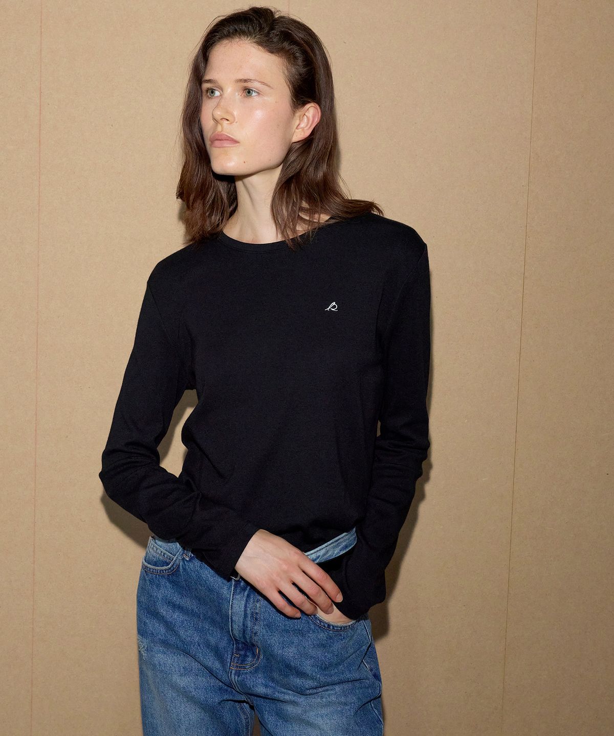 르바(LEVAR) Always Slim-fit T-shirt - Black