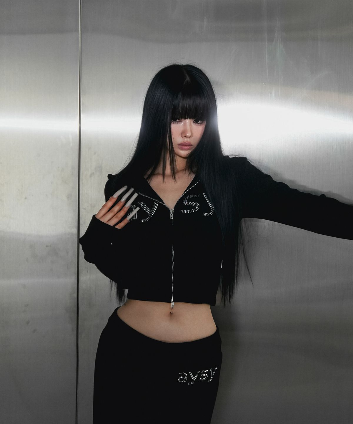 아야즈앤세이(AYASNSEY) BOE HOTFIX SLIM HOODIE ZIP UP