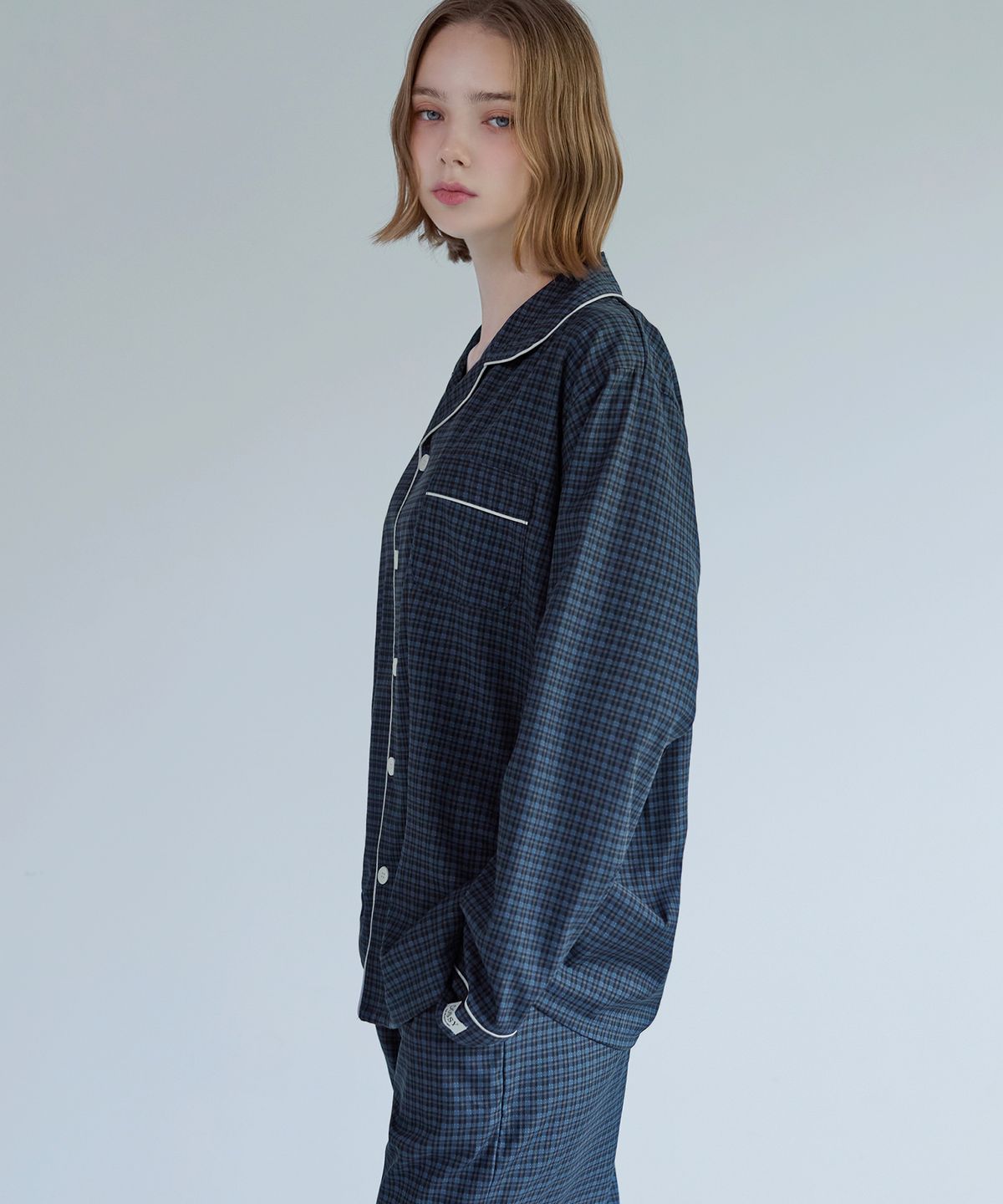 도씨(DOSSY) 실크핏 이브닝 긴팔 커플 잠옷 세트