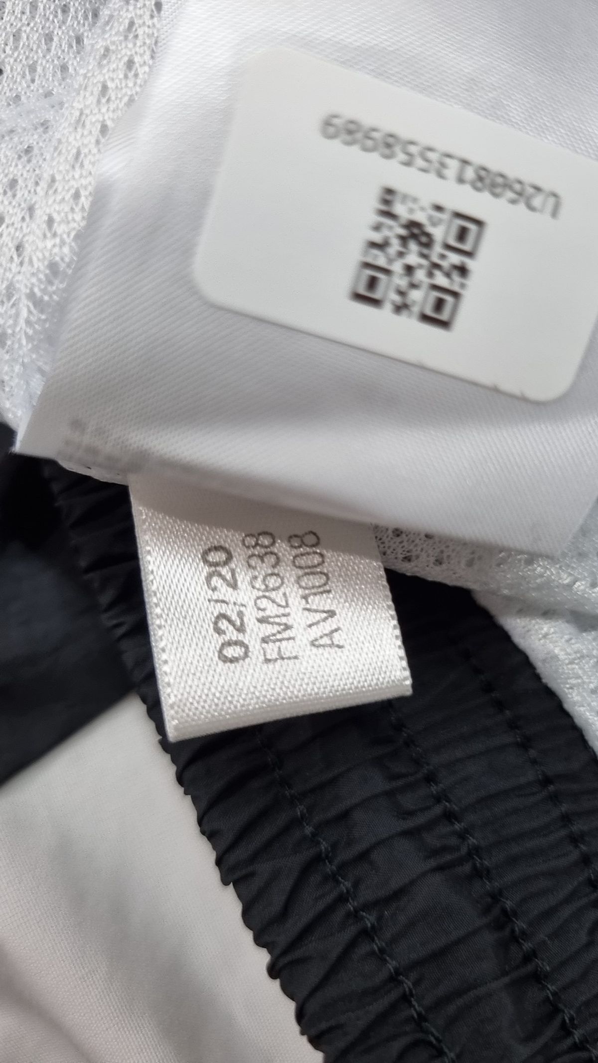 아디다스(ADIDAS) 라지 로고 숏 팬츠 - 블랙 / FM2638 XS