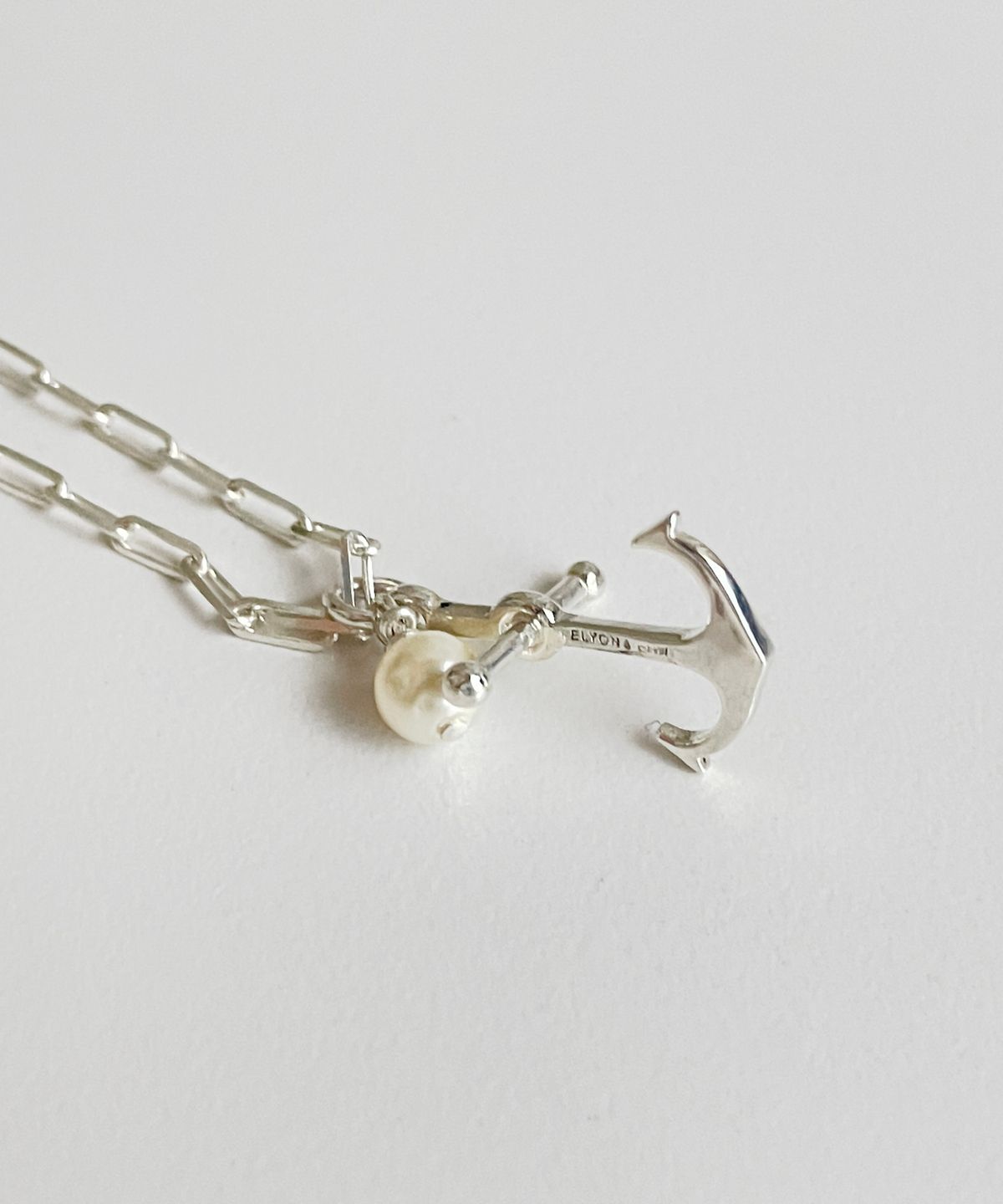 엘리오나(ELYONA) mini Anchor Necklace