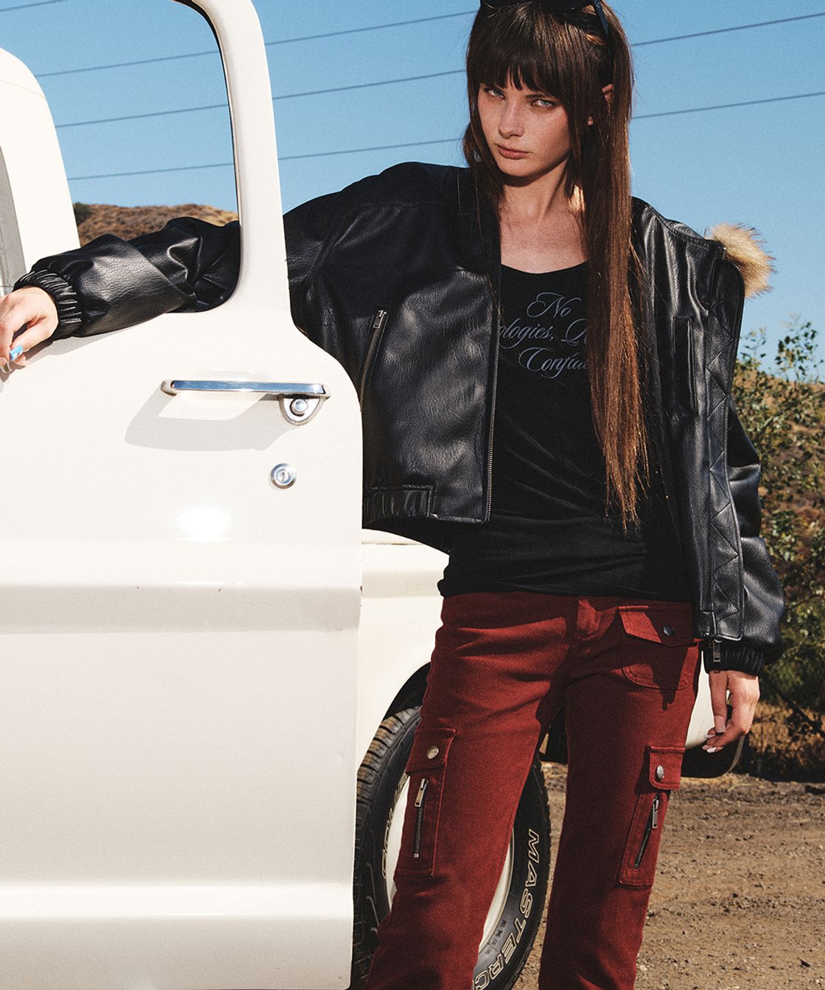 로타입(ROUGHTYPE) Pocket Cargo Capri Pants - Red