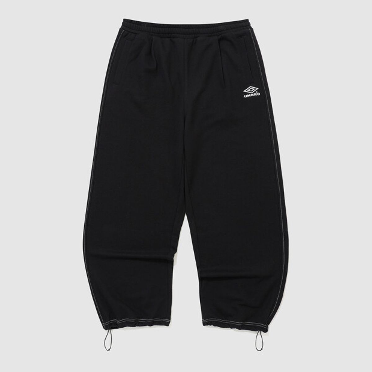 엄브로(UMBRO) 크리스피 타슬란 조거 & 와이드 2WAY 스웨트 팬츠 블랙 UR323CFP91