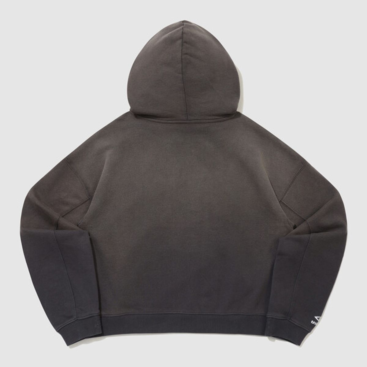 엄브로(UMBRO) 크리스피 타슬란 워싱 후드 티셔츠 챠콜 UR324CHD91