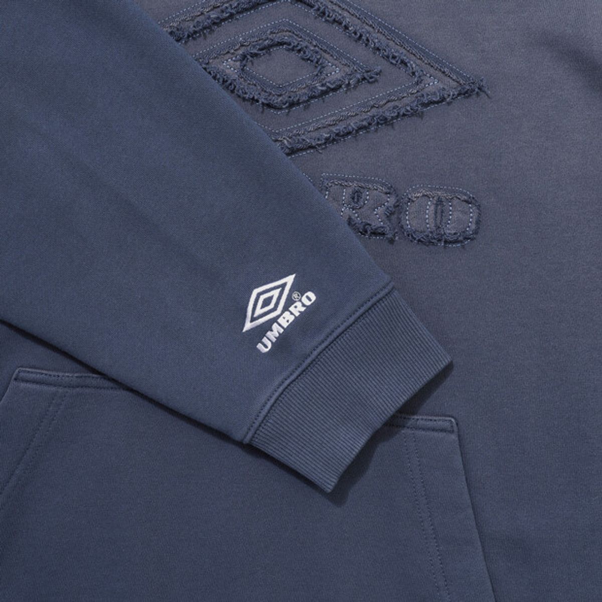 엄브로(UMBRO) 크리스피 타슬란 워싱 후드 티셔츠 네이비 UR324CHD91