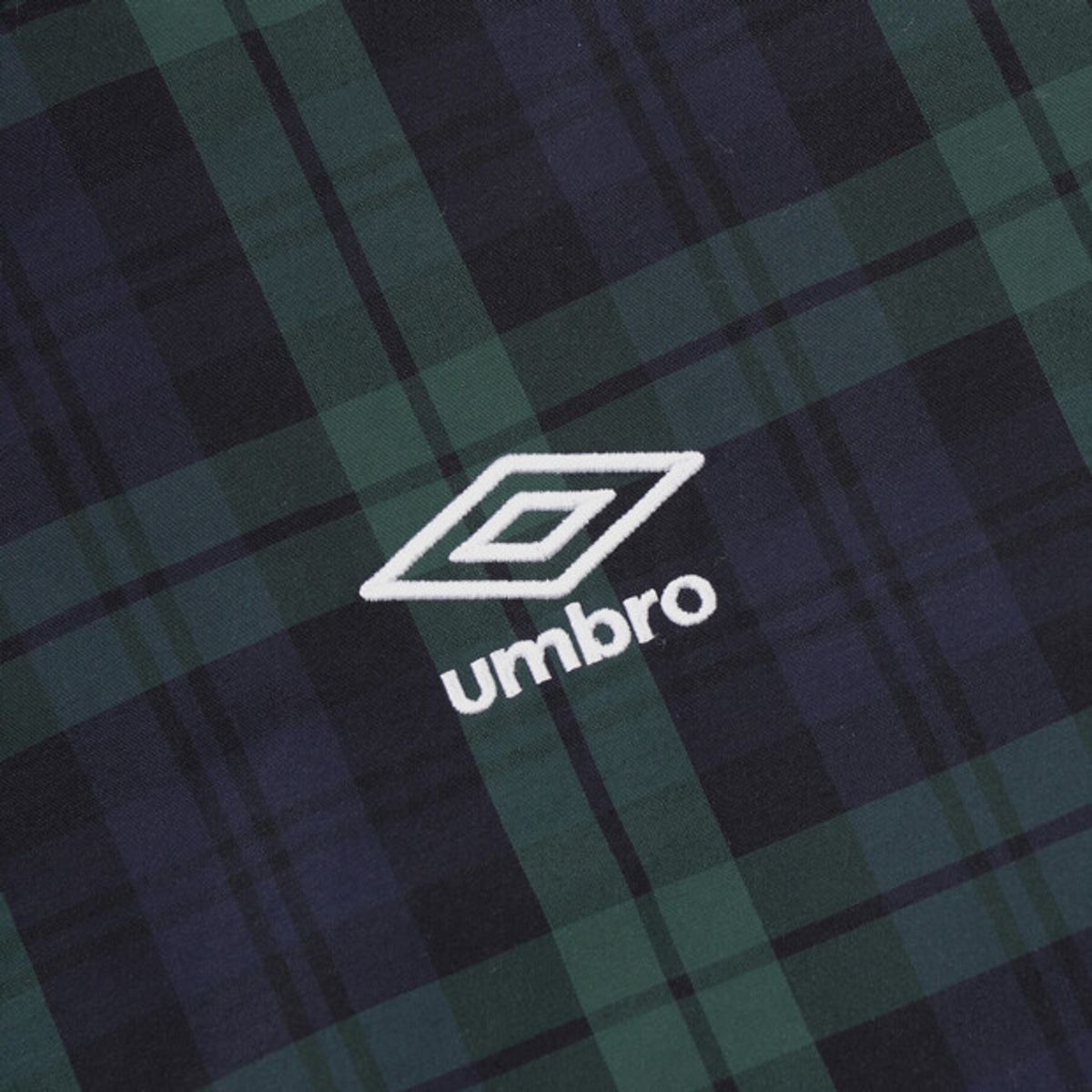 엄브로(UMBRO) 클래식 스탠넥 웜업 바람막이 자켓 그린 패턴 UR321CJK93