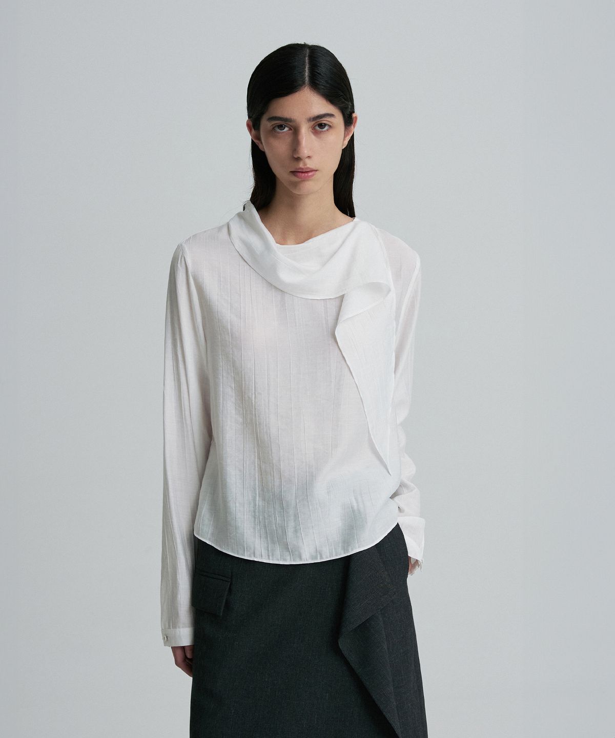 리이(RE RHEE) SCARF-DETAIL BLOUSE WHITE