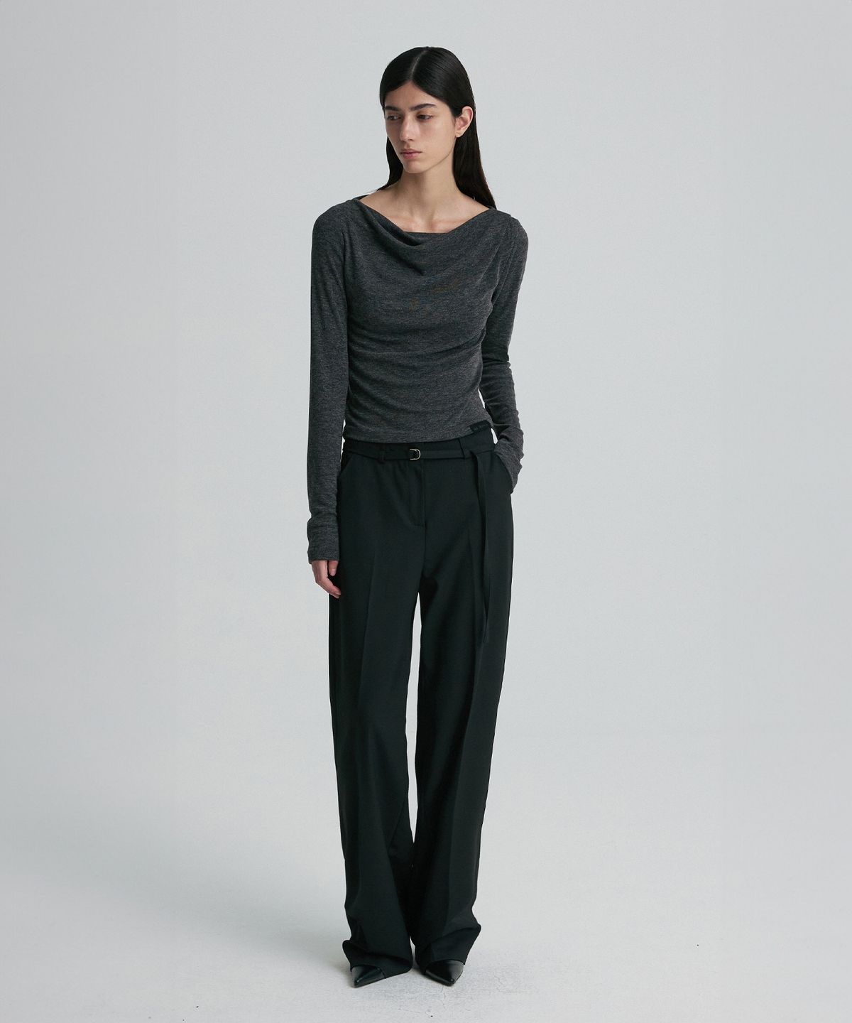 리이(RE RHEE) COWL-NECK FITTED LONG-SLEEVE TOP CHARCOAL