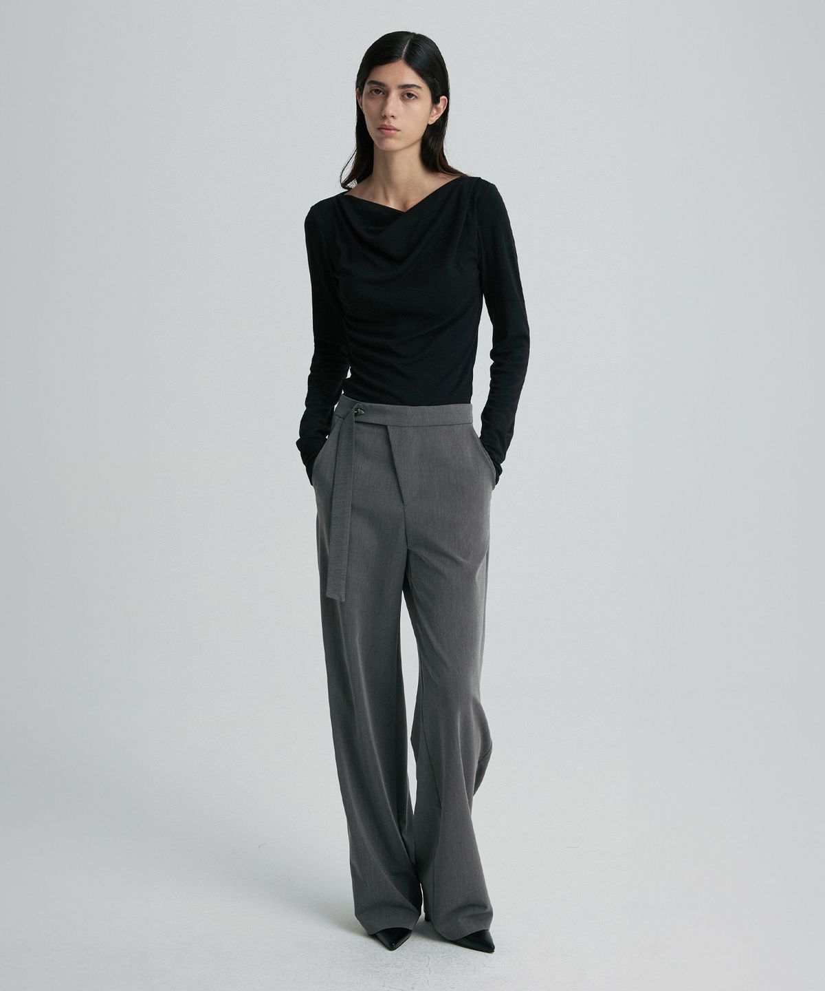리이(RE RHEE) COWL-NECK FITTED LONG-SLEEVE TOP BLACK
